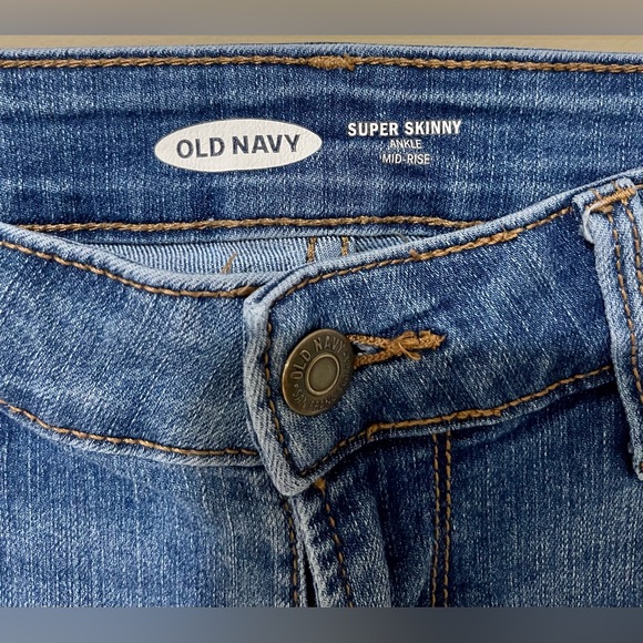 Old Navy Super Skinny Mid-Rise Ankle Blue Jeans - Picture 2 of 4